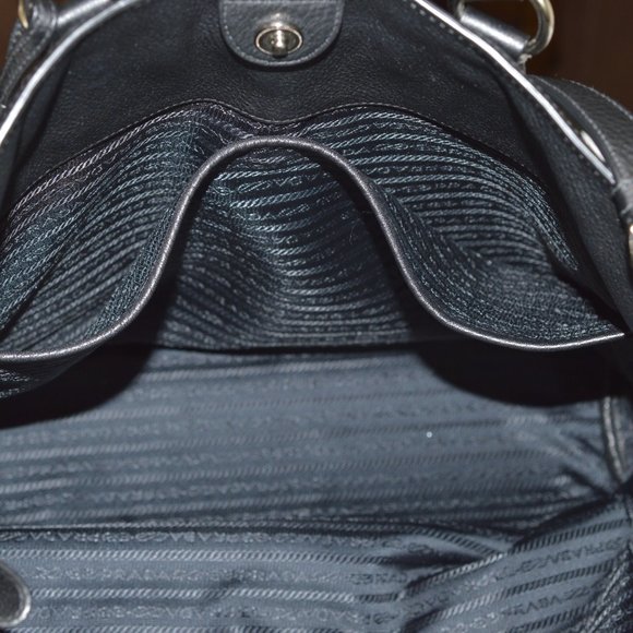 New Prada Crossbody Tote in Silver Perfect Thickness Italian Leather W Tags - Picture 3 of 12
